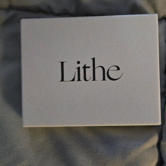 🌈 Lithe Beauty – Astral Eyeshadow Palette - NIB - Picture 5 of 7